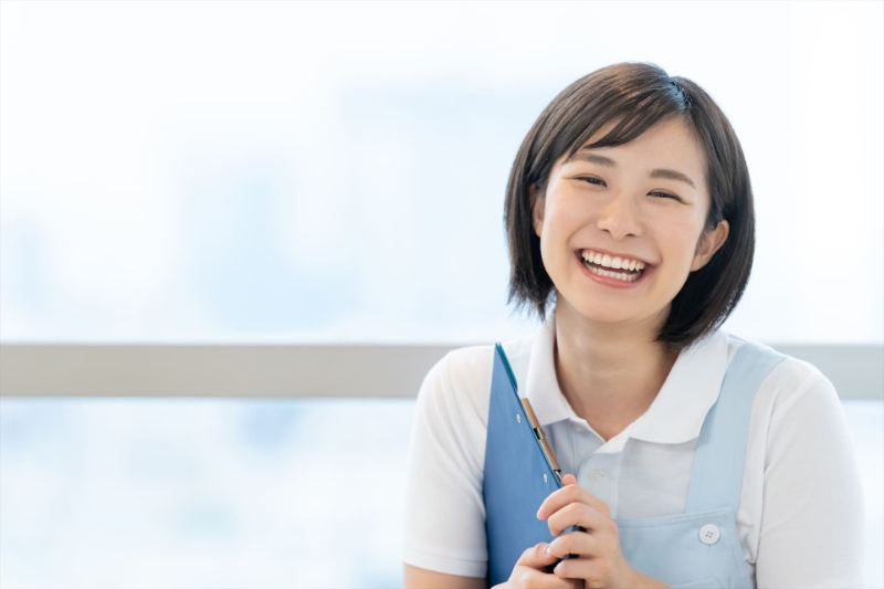 男性スタッフと女性スタッフ